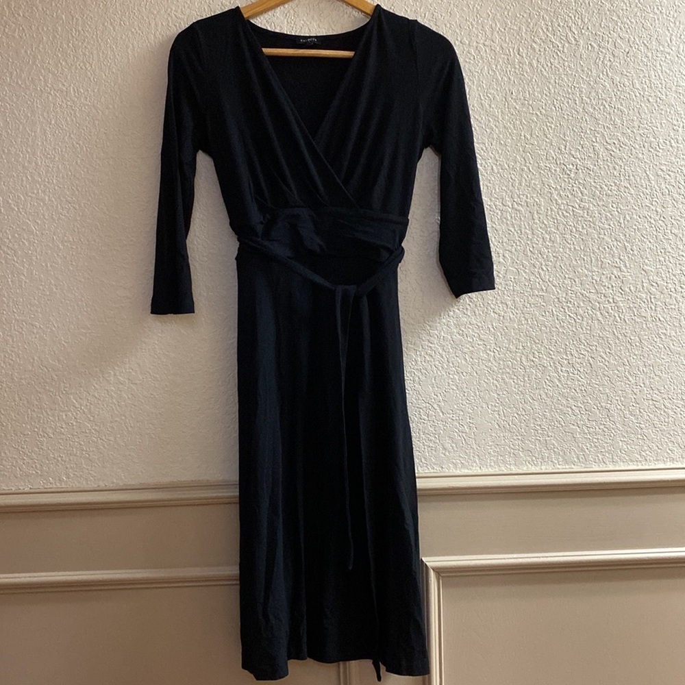 TALBOTS black surplice neckline tie waist long sleeve knit midi dress